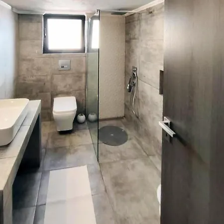 Holiday home Marilous House - Beachfront Getaway *