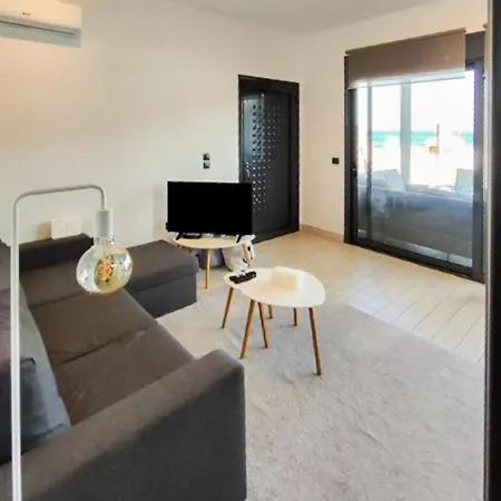 Holiday home Marilous House - Beachfront Getaway *